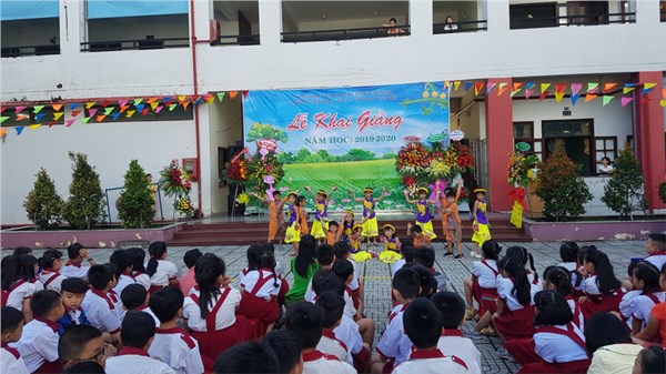 Hình ảnh khai giảng Năm học: 2019 - 2020
